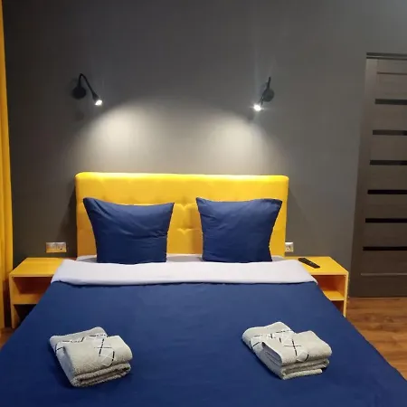 нова в центрі міста *