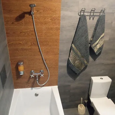 нова в центрі міста Apartment *