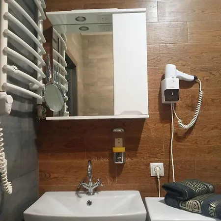 нова в центрі міста