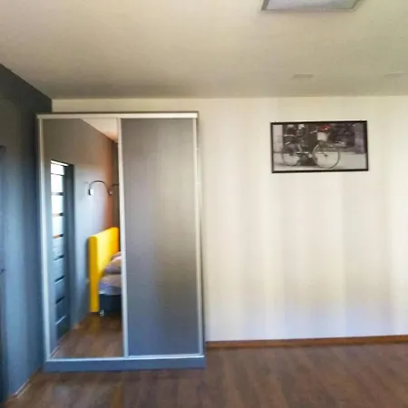 нова в центрі міста Apartment Uzhhorod