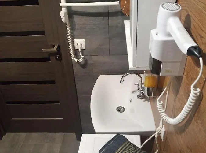 нова в центрі міста Appartement Oezjhorod